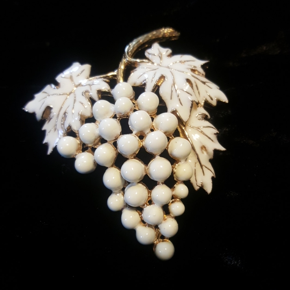 Vintage White and Gold Enamel Brooch